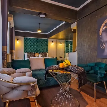 Moonday Hotel 4*